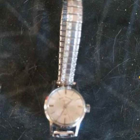 VINTAGE ANDRE BOUCHARD 17 JEWELS/LADIES WATCH WITH PEARL FACE 1950S - Picture 3 of 5